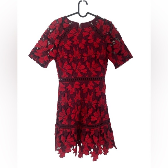 Lulu’s Love Me Forever crochet lace dress size XS NWOT GORGEOUS!!!! - Picture 3 of 4